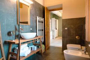 Koupelna v ubytování Agriturismo Cheloni