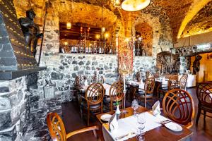 Restaurace v ubytování Burghotel Staufenberg