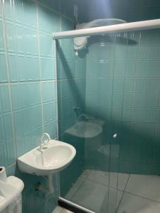 Bilik mandi di Suites Cabo Frio +11 gambar