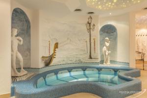 Bazén v ubytování Hotel Funggashof nebo v jeho okolí