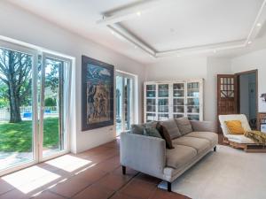 Posezení v ubytování Villa Colares by Interhome + 20 fotografií