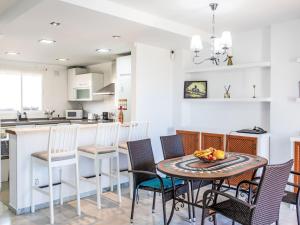 Køkken eller tekøkken på Holiday Home Los almendros by Interhome