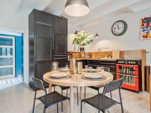 Η κουζίνα ή μικρή κουζίνα στο Holiday Home L'Annexe by Interhome +15 φωτογραφίες