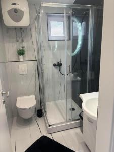 Kúpeľňa v ubytovaní Apartmani Antunović Podgora