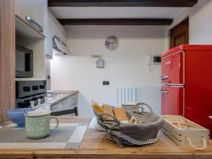 Η κουζίνα ή μικρή κουζίνα στο Apartment Maison Bonheur by Interhome