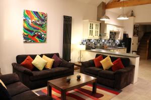 Ruang duduk di Penlan Coastal Cottages - Cornerstone +7 gambar