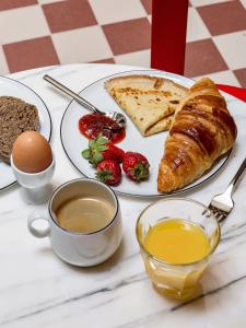 As opções de pequeno-almoço disponíveis para os hóspedes de Hôtel Dalila