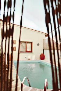 Басейн в или близо до One bedroom apartement with shared pool furnished terrace and wifi at Arbucies