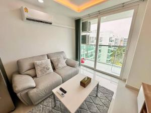 Jungle View 1 BR in Amazon Residence的休息区