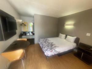 Gallery image of PT 6 INN in Evansville