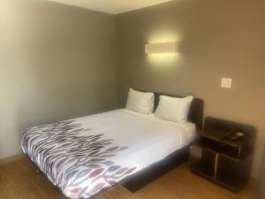 Gallery image of PT 6 INN in Evansville