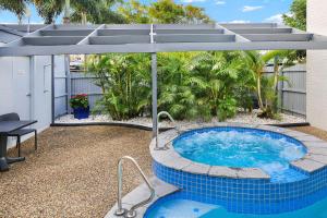 The swimming pool at or close to Beachside Mooloolaba