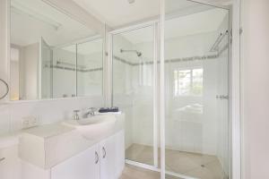 A bathroom at Beachside Mooloolaba