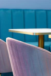 A seating area at THE OSiRiS