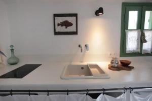 Φωτογραφία από το άλμπουμ του Xarites Skyros στη Σκύρο +16 φωτογραφίες