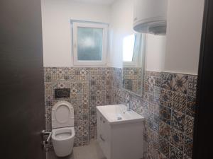 Fotografie z fotogalerie ubytování Two bedroom apartment v destinaci Sukošan