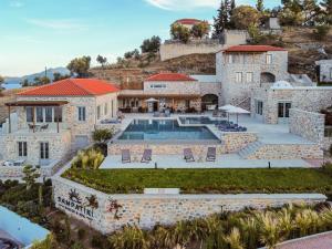 Πισίνα στο ή κοντά στο Sampatiki Suites & Spa - Luxury Seaview Suites - Opened 2024