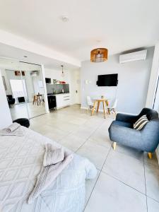 Η κουζίνα ή μικρή κουζίνα στο PALERMO Pont Bleu