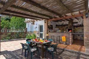 Patio nebo venkovní prostory v ubytování Villa Rodriguez Sol by Villa Plus