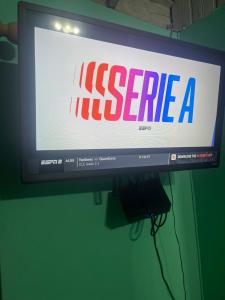 Uma televisão e/ou sistema de entretenimento em Unbelievable view