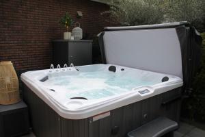 WenumHuisje Wenum - Apeldoorn met jacuzzi的相册照片