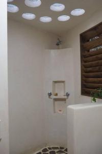 Kúpeľňa v ubytovaní Charming Casa Pacifico with AC, Starlink and Great Location
