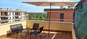 Balkón nebo terasa v ubytování Apartamento con 2 dormitorios, garaje y terraza junto a Valladolid