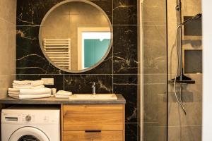Ένα μπάνιο στο Apartamenty Lesko 37 +20 φωτογραφίες