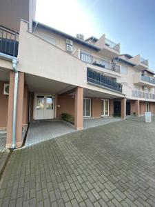 Budova, v ktorej sa apartmán nachádza