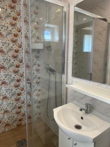Koupelna v ubytování Pokoje Gościnne - Apartamenty MATI