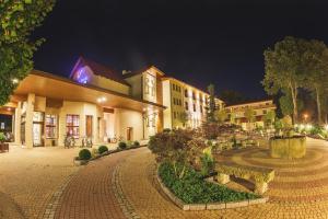 Vonkajšia záhrada v ubytovaní Malinowy Dwór Hotel Medical SPA