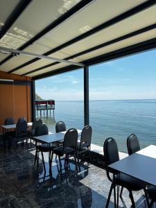 Nespecifikovaný výhled na moře nebo výhled na moře při pohledu z aparthotelu