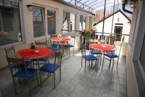 Reštaurácia alebo iné gastronomické zariadenie v ubytovaní Hotel Olga
