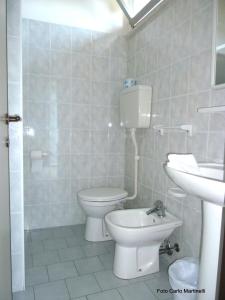 A bathroom at Hotel Sole Mio
