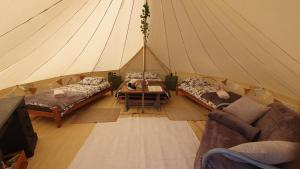 Calon Y Goedwig Glamping客房内的一张或多张床位