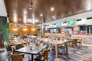 A restaurant or other place to eat at Morayfield Tavern