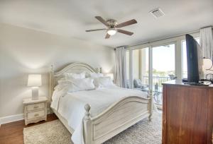 En eller flere senge i et værelse på Perdido Escape + 40 billeder