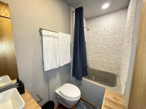 Phòng tắm tại Casa Isolda +39 ảnh