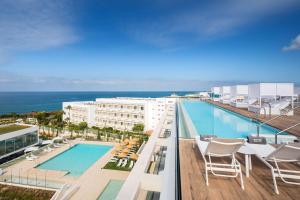 Bazén v ubytování Barceló Conil Playa - Adults Recommended nebo v jeho okolí