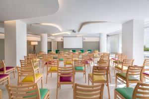 Zona business o sala conferenze di Barceló Conil Playa - Adults Recommended
