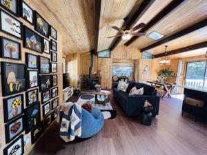 Foto dalla galleria di Perch - Ellie's Secret Cabin a Coupeville