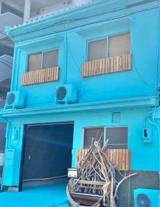 El edificio en el que está la villa