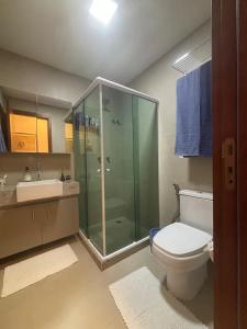 Et badeværelse på Apartamento terreo no reserva dos Carneiros