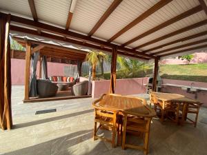 Αίθριο ή υπαίθριος χώρος στο Villa avec piscine, vue sur mer, Rocher du Diamant