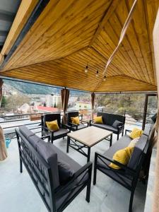 Posezení v ubytování Borjomi inn + 37 fotografií