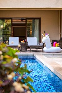JW Marriott Sanya Haitang Bay Resort & Spa内部或周边的泳池