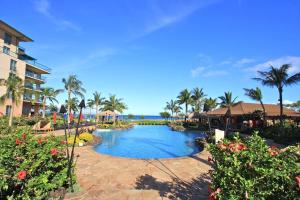 Ocean View One Bedroom at Honua Kai!!内部或周边的泳池