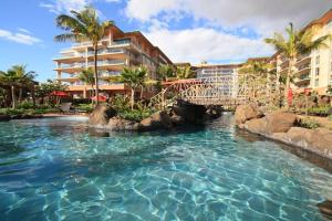 Ocean View One Bedroom at Honua Kai!!内部或周边的泳池
