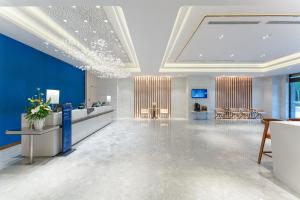 银川中心智选假日酒店的电视和/或娱乐中心