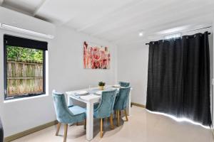 Gallery image of Unit in Inner Brisbane with Movie Room and Parking in Brisbane